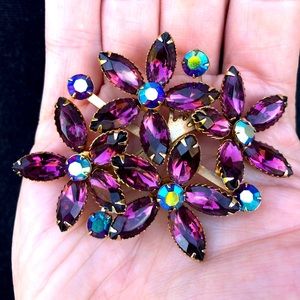 Aurora Borealis Estate Jewelry Vintage Brooch Pin Rhinestone Purple Blue Pretty